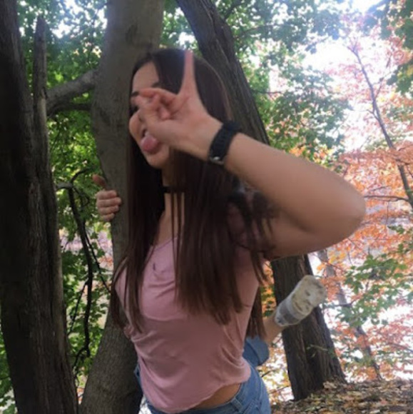 Meet your Posher, Celena - Picture 1 of 1